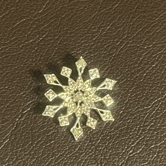 OTC 925 Snowflake Pendant - Picture 1 of 5